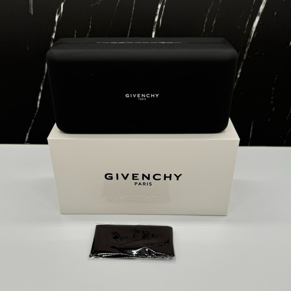 NEW GIVENCHY GV7094/S 0807 SUNGLASSES, GIVENCHY WOMEN BUTTERFLY SUNGLASSES - Picture 9 of 9